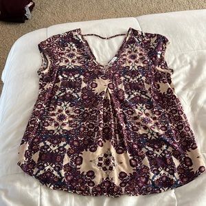 DR2 Women's V-Neck Blouse - Burgundy and Cream Pattern size Small